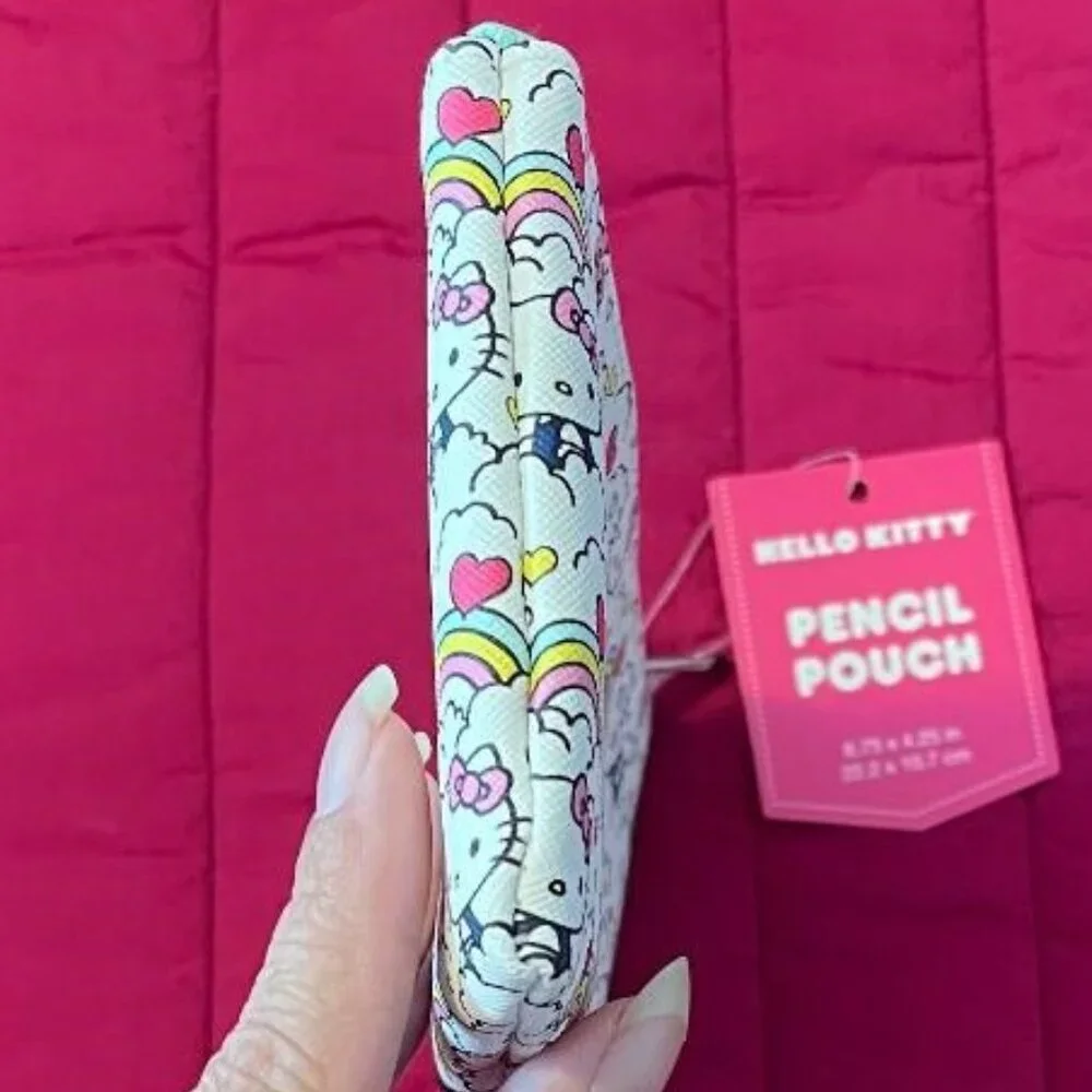 NWT ADORABLE HELLO KITTY PENCIL / PEN OR COSMETIC / MAKEUP CASE  / STORAGE POUCH